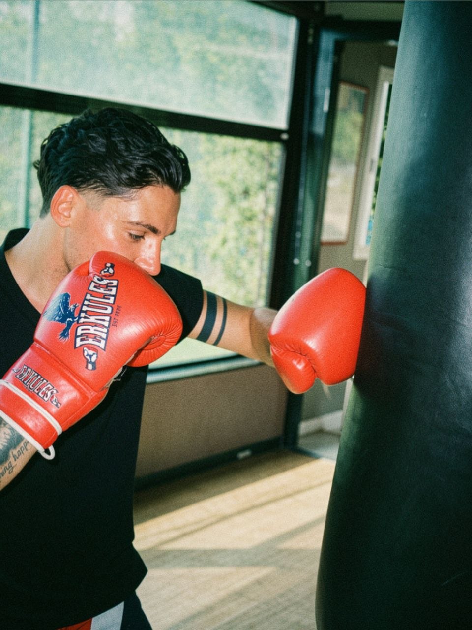 16 oz Boxing Gloves: When Should You Use Them?